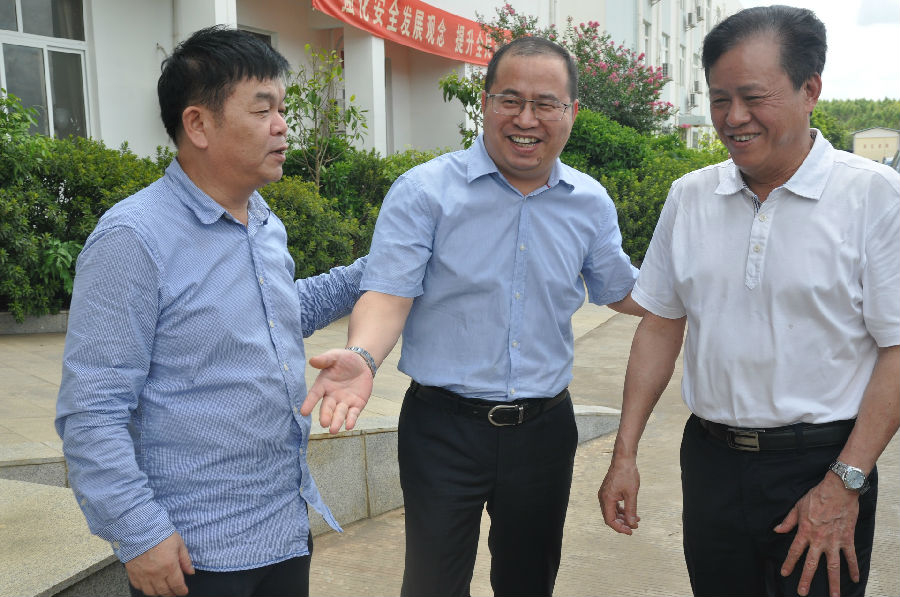  自治區(qū)編辦、績(jī)效辦領(lǐng)導(dǎo)園區(qū)調(diào)研