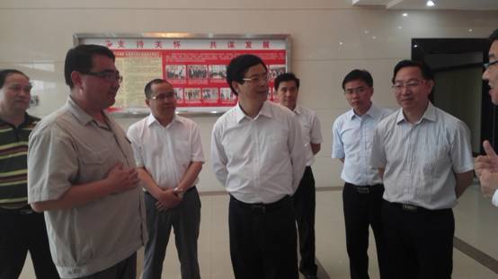 玉林市委書記莫恭明深入廣西銀調(diào)研